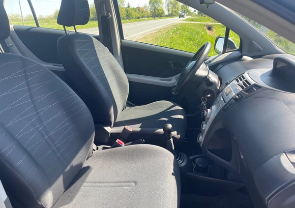 Toyota Yaris cena 18889 przebieg: 116000, rok produkcji 2007 z Puławy małe 301